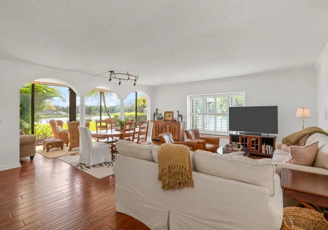Listing Photo 5 - Condo for sale in building located at 13224 Polo Clb Rd, Wellington, FL 33414 - Unit #A102