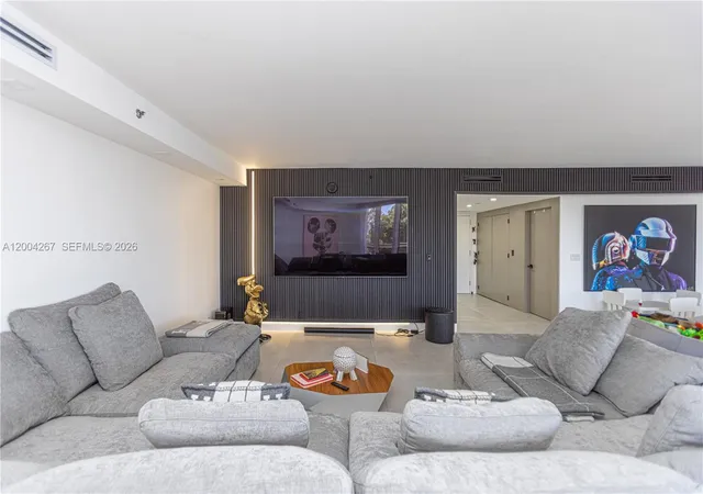 3rd image of 20191 E Country Club Dr #TH9, Miami, FL 33180 | MLS# A12004267