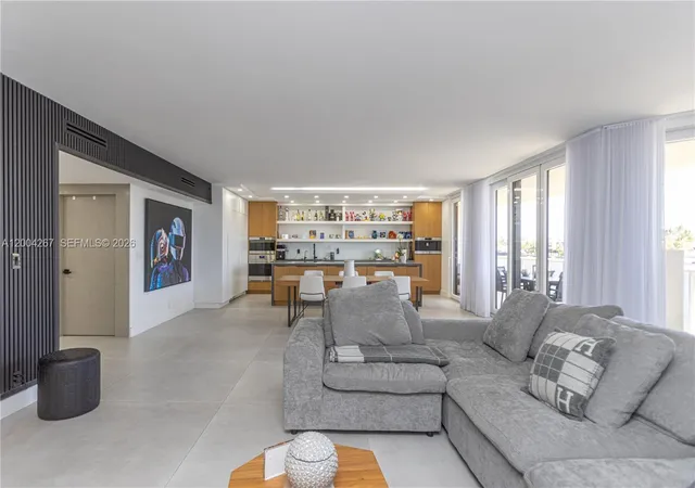 4th image of 20191 E Country Club Dr #TH9, Miami, FL 33180 | MLS# A12004267