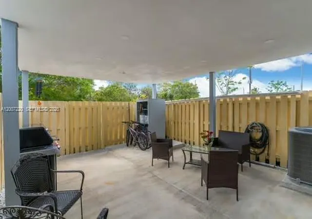 2nd image of 27704 Sw 156th Ct, Princeton, FL 33032 | MLS# A12007220