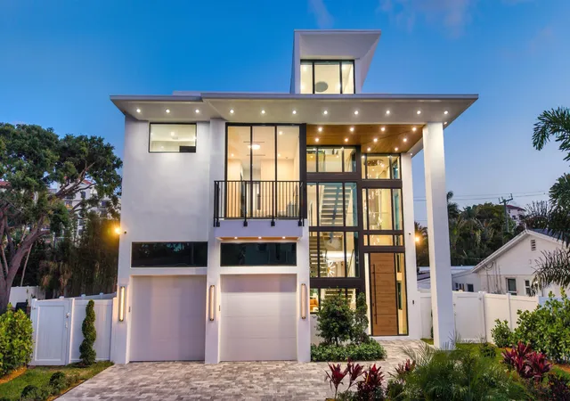 Photo 1 of Mansion for sale at 310 Ne 2nd Street, Boca Raton, FL 33432 | MLS# B26019926 | Listing updated on 2026-10-08