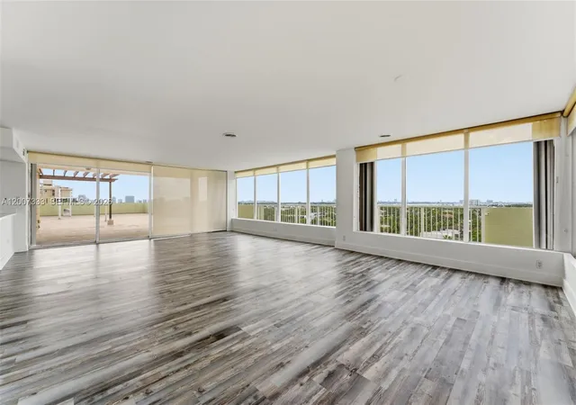 5th image of 2000 Ne 135Th St #PH, North Miami, FL 33181 | MLS# A12007333