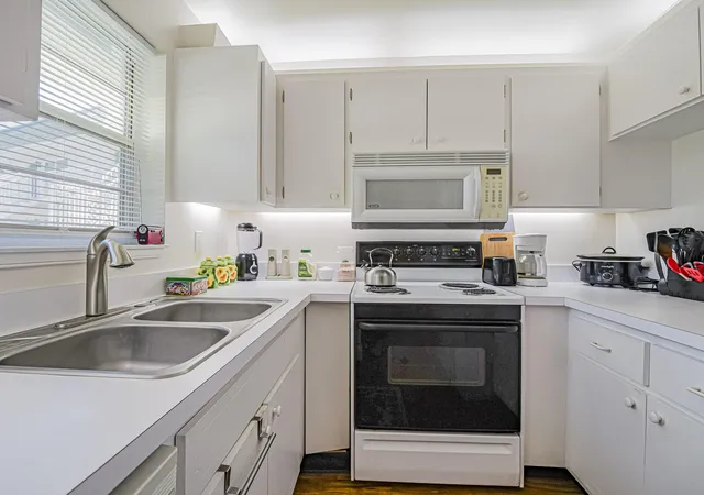 Photo 4 of Condo for sale at 2800 Indian River Blvd #4r, Vero Beach, FL 32960 | MLS# B26019938 | Listing updated on 2026-09-23