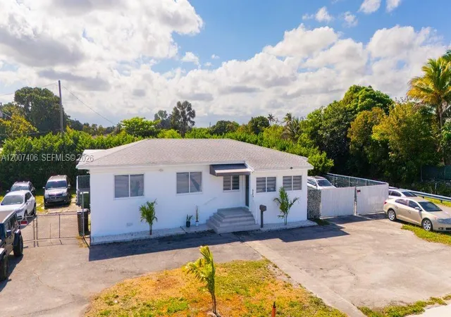 3rd image of 5290 Palm Ave, Hialeah, FL 33012 | MLS# A12007406