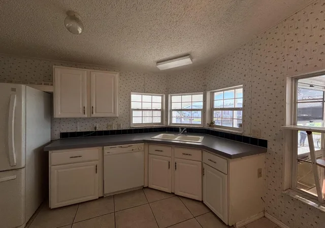 3rd image of 1621 Sw 35Th Cir, Okeechobee, FL 34974 | MLS# B26020106