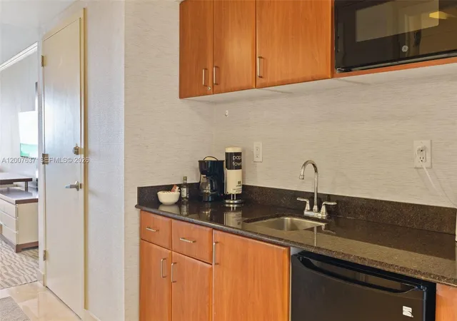 3rd image of 18001 Collins Ave #511, Sunny Isles Beach, FL 33160 | MLS# A12007637