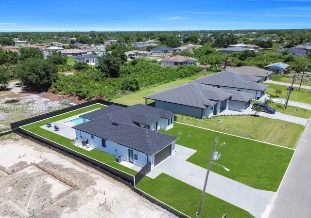 Homes for sale in Lehigh Acres, FL | 3010 13th St Sw, Lehigh Acres, FL 33976 | MLS# A12007533