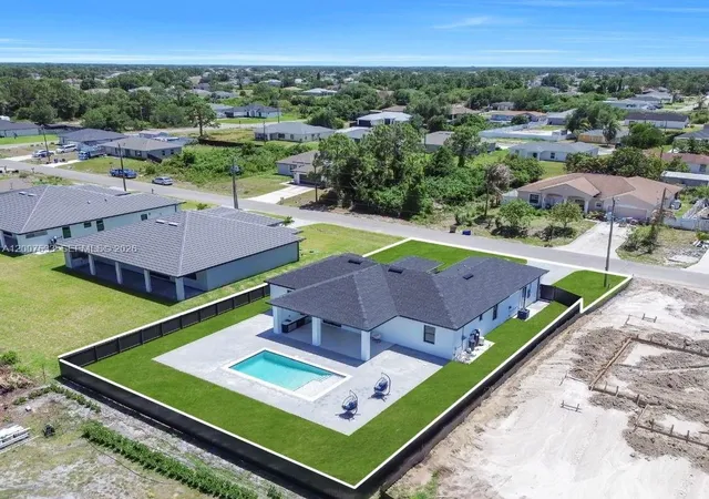 Homes for sale in Lehigh Acres, FL | 3010 13th St Sw, Lehigh Acres, FL 33976 | MLS# A12007533
