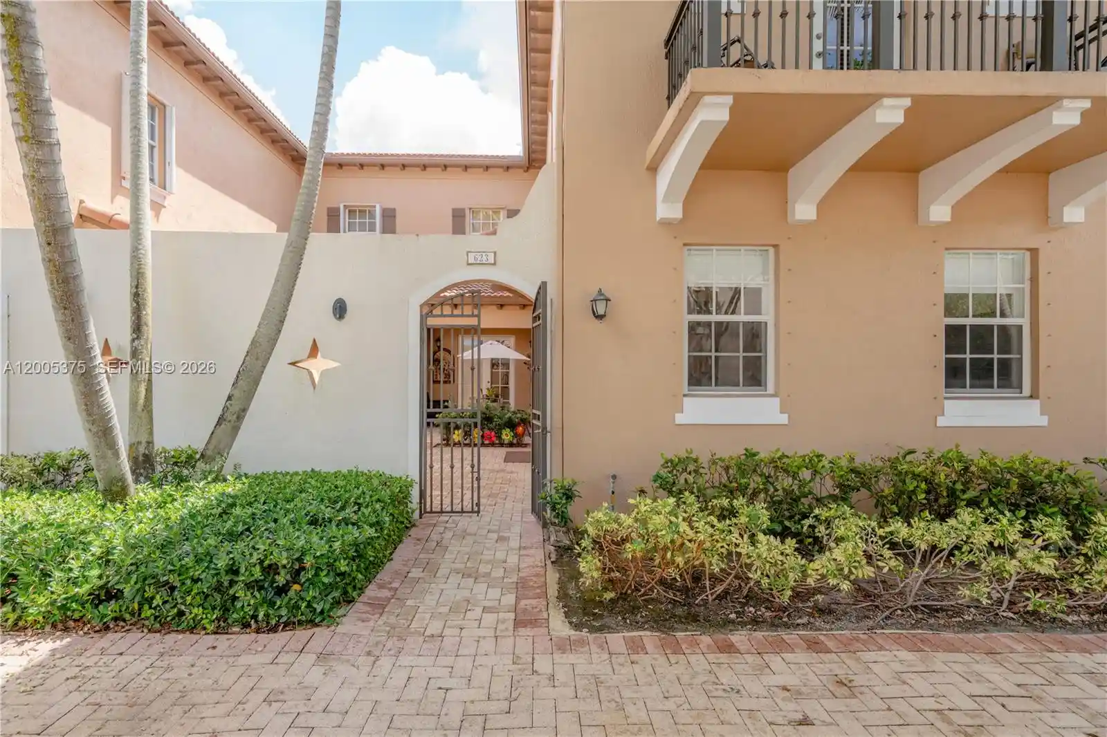 Townhouse for sale at 623 SW 146th Terrace, Pembroke Pines, FL 33027 | MLS# A12005375