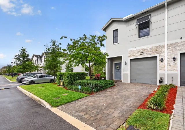 3rd image of 873 NW 3rd Way, Pompano Beach, FL 33060 | MLS# B26020264
