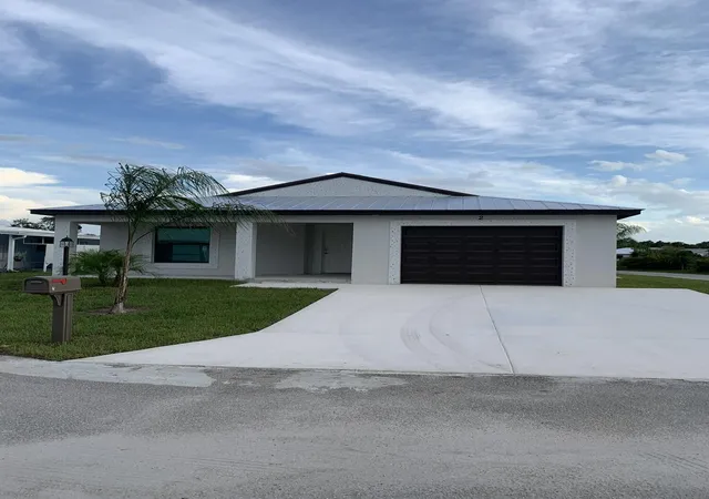 Photo 3 of Single family home for sale at 43 La Villa Way, Fort Pierce, FL 34951 | MLS# B26020338 | Listing updated on 2026-10-02