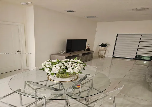 2nd image of 8167 Nw 41st St #E109, Doral, FL 33166 | MLS# A12004836