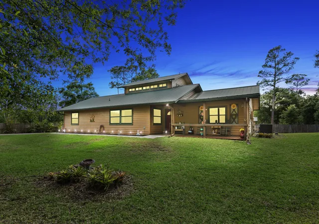 Single family home for sale at 2725 Twin Oaks Trl, Fort Pierce, FL 34945 | MLS# B26020433