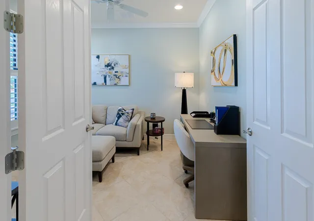 5th image of 221 Se Longview Dr, Port St Lucie, FL 34984 | MLS# B26020454