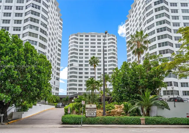 2nd image of 905 Brickell Bay Dr #1830, Miami, FL 33131 | MLS# A12008024