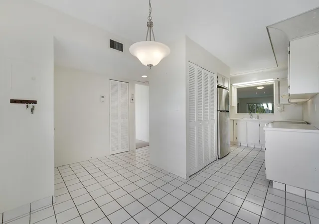 4th image of 13383 Pineapple Palm Ct #A, Delray Beach, FL 33484 | MLS# B26020613