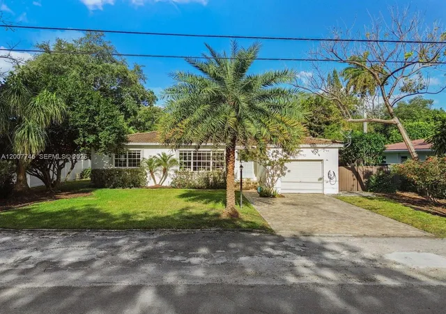 2nd image of 11790 Ne 8th Ave, Biscayne Park, FL 33161 | MLS# A12007745