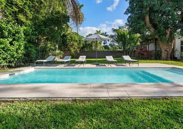 5th image of 11790 Ne 8Th Ave, Biscayne Park, FL 33161 | MLS# A12007745