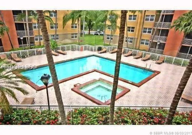 5th image of 8363 Lake Dr #102, Doral, FL 33166 | MLS# A12008112