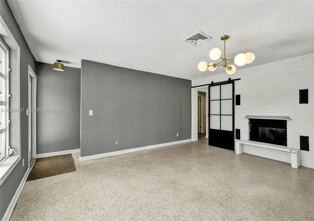 3rd image of 1421 S Palmway, Lake Worth Beach, FL 33460 | MLS# A12006757