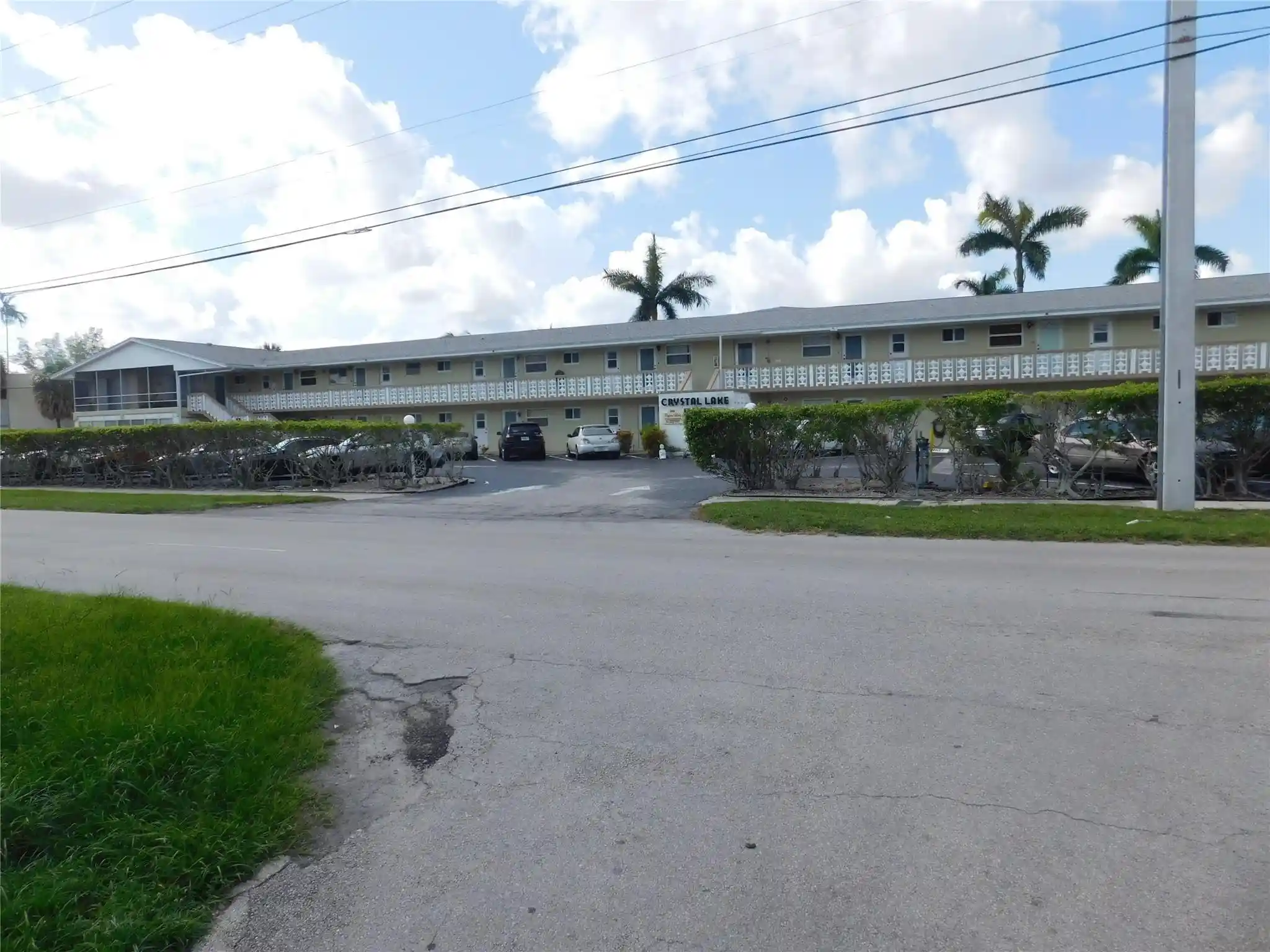 Listing Photo 1 - Condo for sale in 960 Crystal Lake Dr located at 960 Crystal Lake Dr, Pompano Beach, FL 33064 - Unit #201