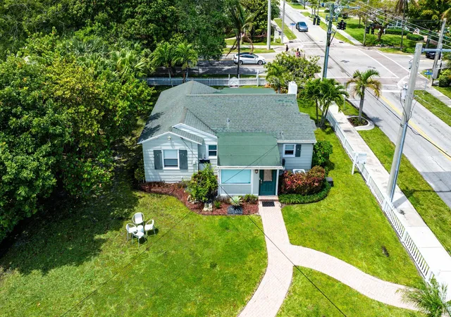4th image of 145 North Swinton Ave, Delray Beach, FL 33444 | MLS# B26020816