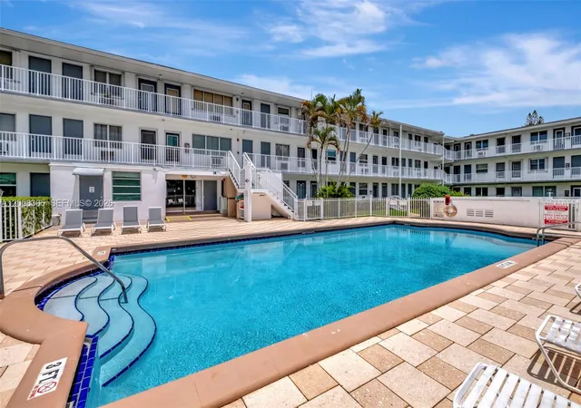 2nd image of 15610 Ne 6Th Ave #23C, Miami, FL 33162 | MLS# A12008365