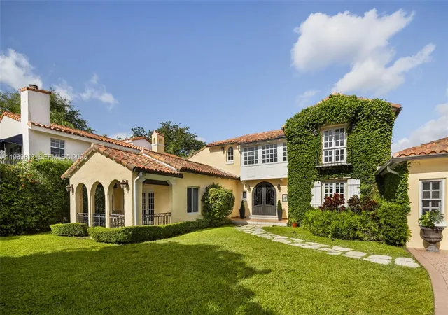 5th image of 4206 Alhambra Cir, Coral Gables, FL 33146 | MLS# A11989813