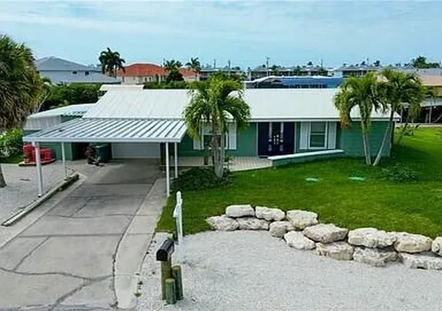 Photo 3 of Single family home for sale at 2891 Cussell Dr, St James City, FL 33956 | MLS# B26020885 | Listing updated on 2026-09-23