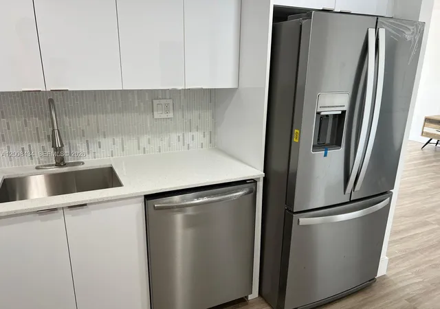 3rd image of 500 Bayview Dr #1120, Sunny Isles Beach, FL 33160 | MLS# A12008434