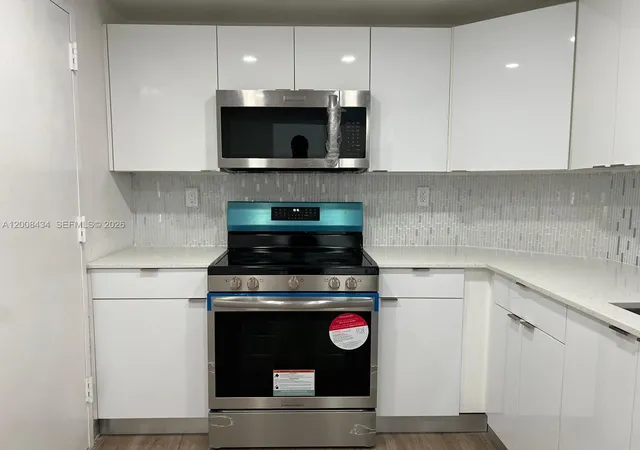 5th image of 500 Bayview Dr #1120, Sunny Isles Beach, FL 33160 | MLS# A12008434