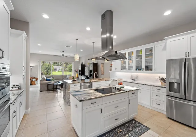 5th image of 18647 Se Lakeside Dr, Tequesta, FL 33469 | MLS# B26020910