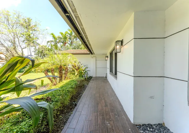 Homes for sale in Plantation, FL | 4190 Sw 4Th St, Plantation, FL 33317 | MLS# B26020912