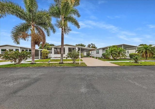 Photo 2 of Manufactured home for sale at 252 Nw 53rd Court, Deerfield Beach, FL 33064 | MLS# B26020922 | Listing updated on 2026-09-23