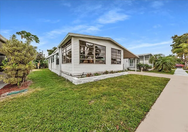 Photo 3 of Manufactured home for sale at 252 Nw 53rd Court, Deerfield Beach, FL 33064 | MLS# B26020922 | Listing updated on 2026-09-23
