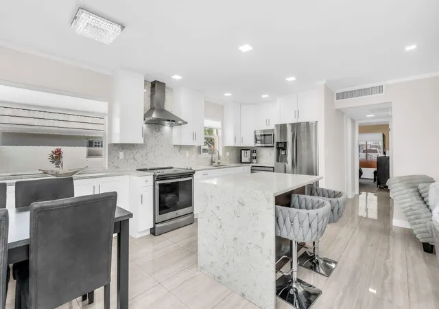 2nd image of 92 Valencia Dr #D, Delray Beach, FL 33446 | MLS# B26020961