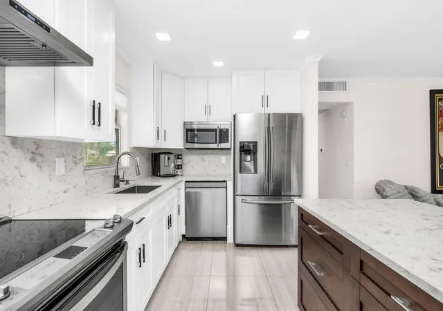 3rd image of 92 Valencia Dr #D, Delray Beach, FL 33446 | MLS# B26020961