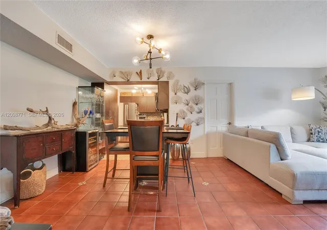 2nd image of 4705 Nw 7Th St #1017, Miami, FL 33126 | MLS# A12008771