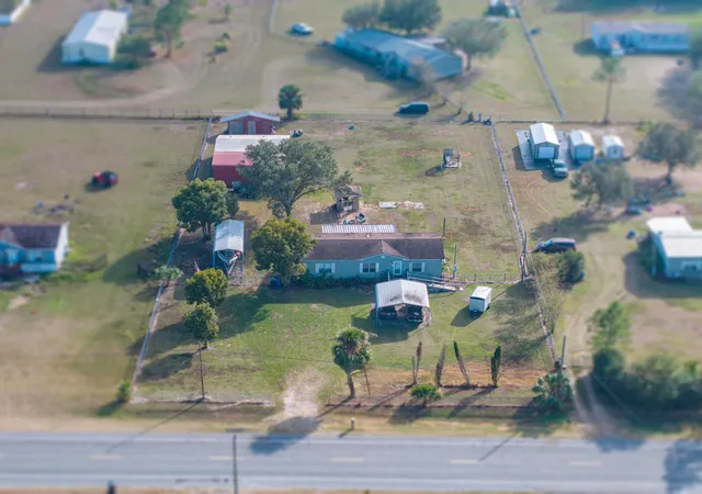 1st image of 11404 Lithia Pinecrest Rd, Lithia, FL 33547 | MLS# B26021133