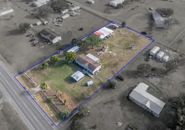 2nd image of 11404 Lithia Pinecrest Rd, Lithia, FL 33547 | MLS# B26021133