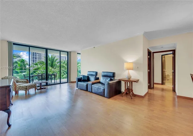 3rd image of 2800 Island Blvd #603, Aventura, FL 33160 | MLS# A12006483