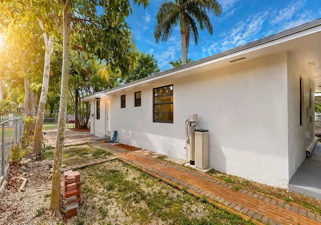 5th image of 578 Sw 2Nd St, Florida City, FL 33034 | MLS# A12008175