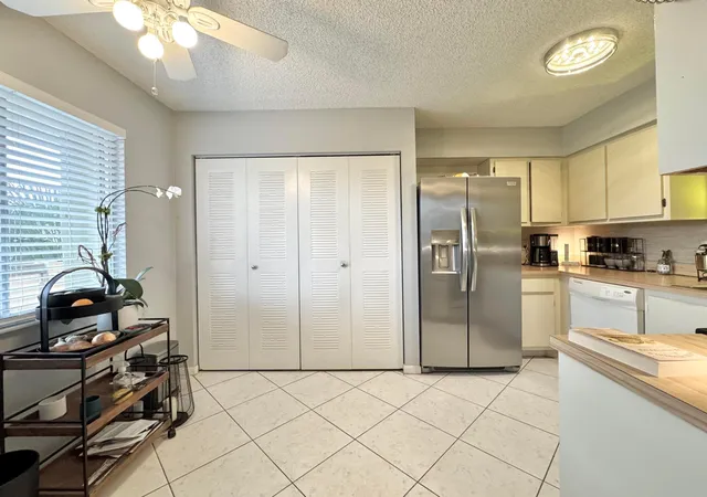 Homes for sale in Delray Beach, FL | 7006 Huntington Ln #306, Delray Beach, FL 33446 | MLS# B26021159