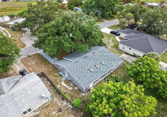 5th image of 4030 School Cir, Labelle, FL 33935 | MLS# A12006112