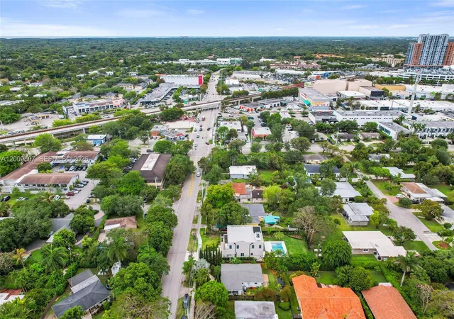 2nd image of 7840 Sw 67th Ave, South Miami, FL 33143 | MLS# A12009007