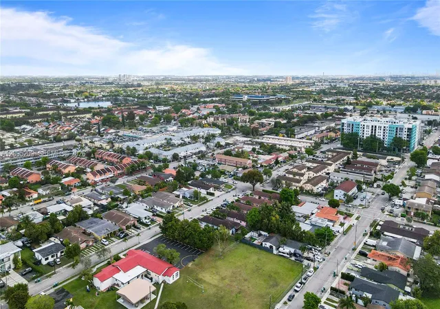 Photo 4 of House for sale at 11002 SW 3rd Street, Miami, FL 33174 | MLS# A12005209 | Listing updated on 2026-10-20