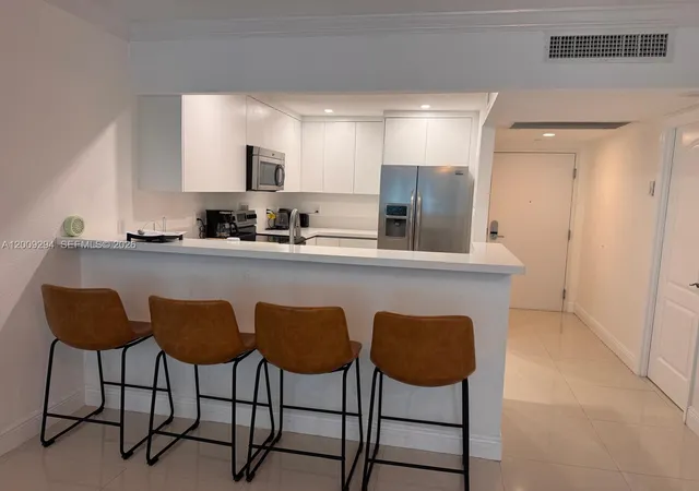 2nd image of 2301 Collins Ave #427, Miami Beach, FL 33139 | MLS# A12009294
