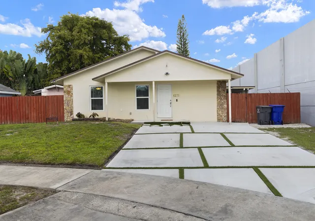 Homes for sale in Hollywood, FL | 6271 Hope St, Hollywood, FL 33024 | MLS# B26021457