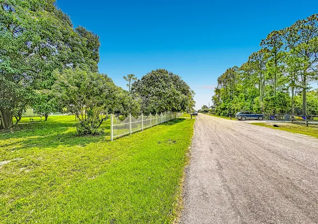 2nd image of 12821 N 86th Rd Rd N, The Acreage, FL 33412 | MLS# B26021488
