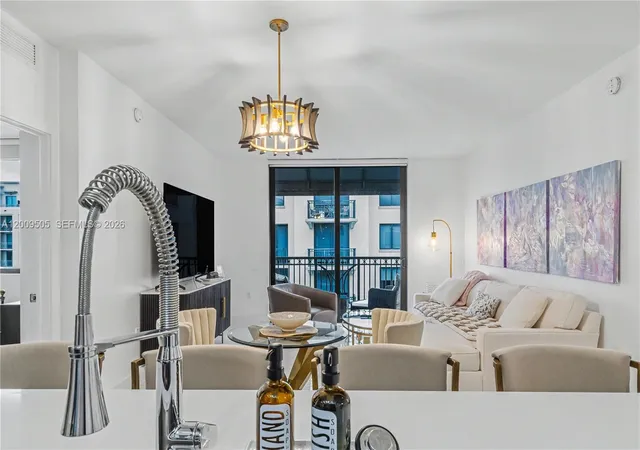 4th image of 301 Altara Ave #822, Coral Gables, FL 33146 | MLS# A12009505